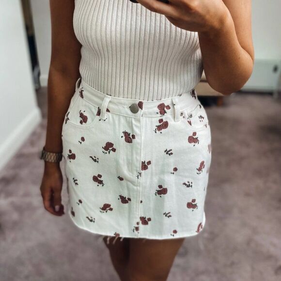 glamorous //  white ditsy denim skirt // mini // size 8 // BNWT - Picture 9 of 10